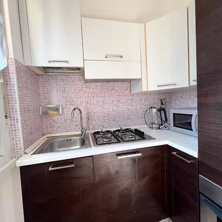 Sea View And Private Parking Apartment *