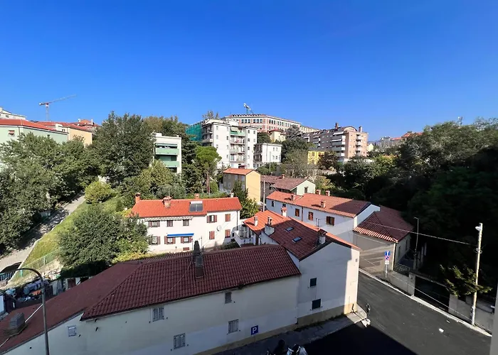 Sea View And Private Parking Apartman *